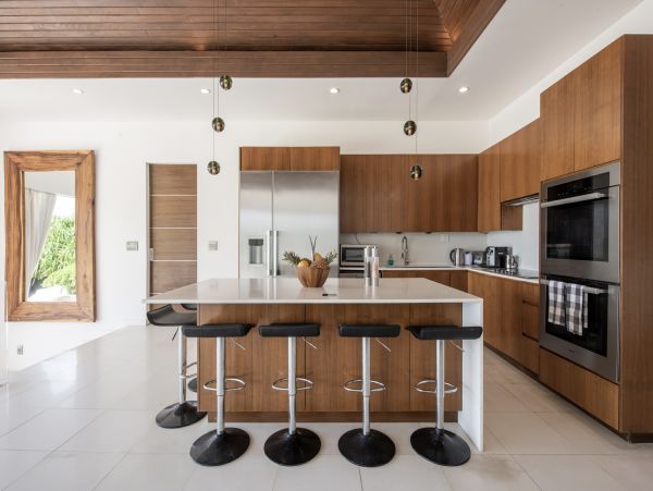 Beachfront Four Bedroom Vacation Rental in The Bahamas