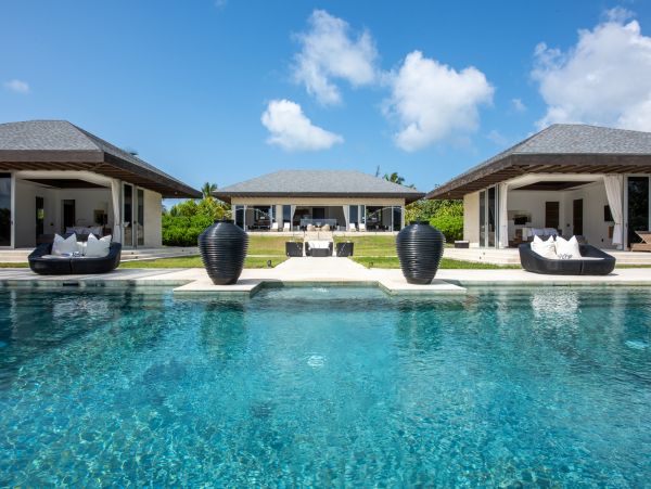 Beachfront Four Bedroom Vacation Rental in The Bahamas