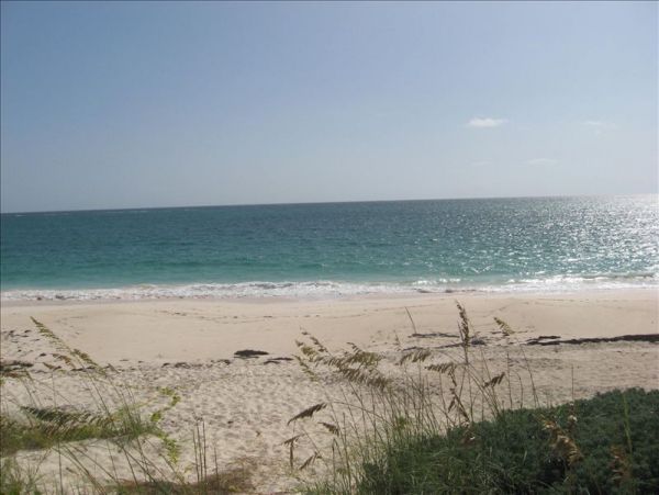 Spacious 4 Bedroom Vacation Home in Bahamas