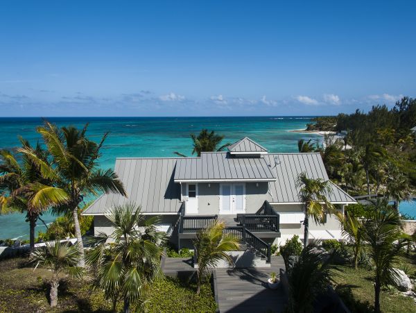 Luxury Beachfront Villa - Your Perfect Getaway
