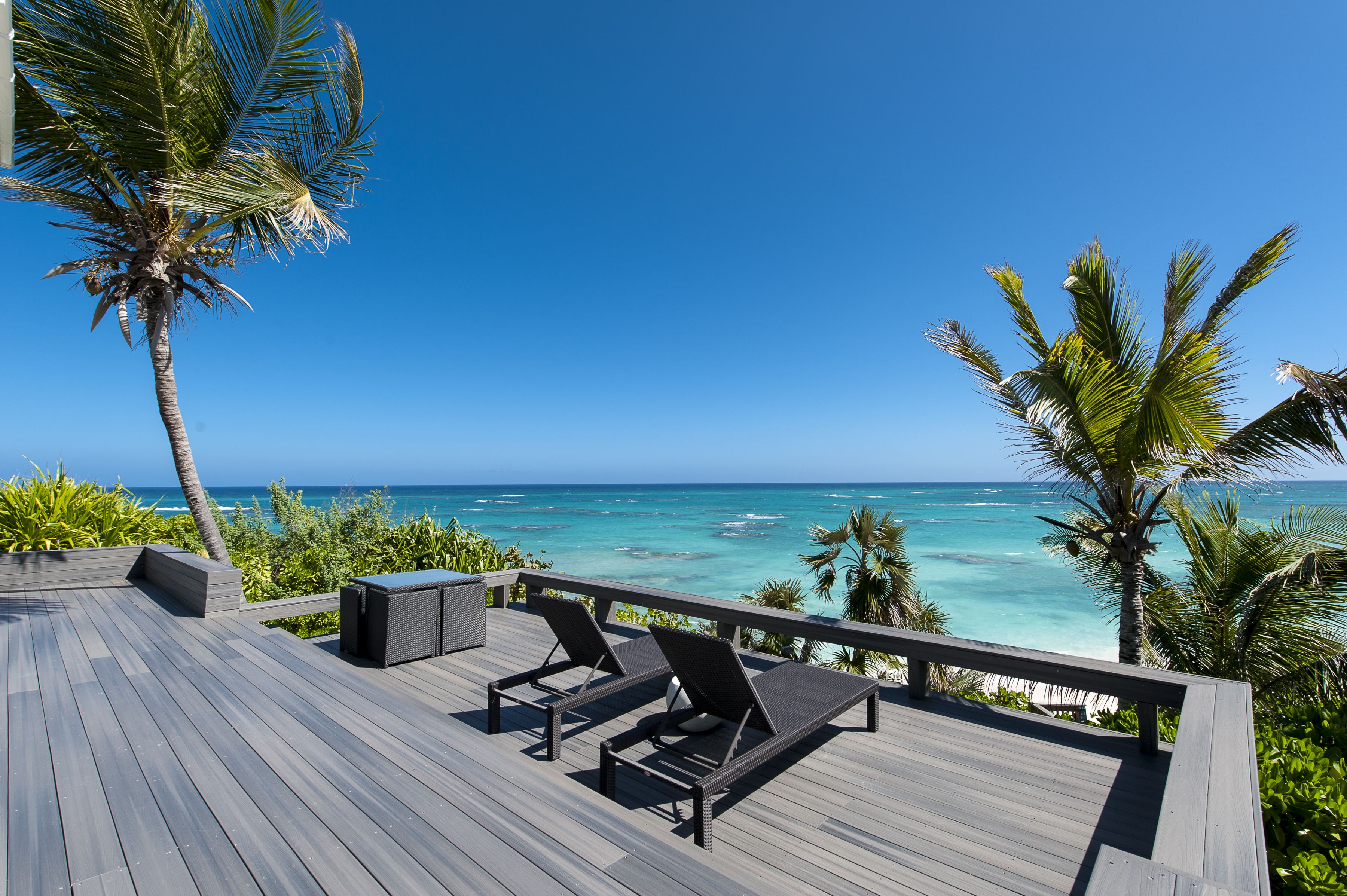 Luxury Beachfront Villa - Your Perfect Getaway