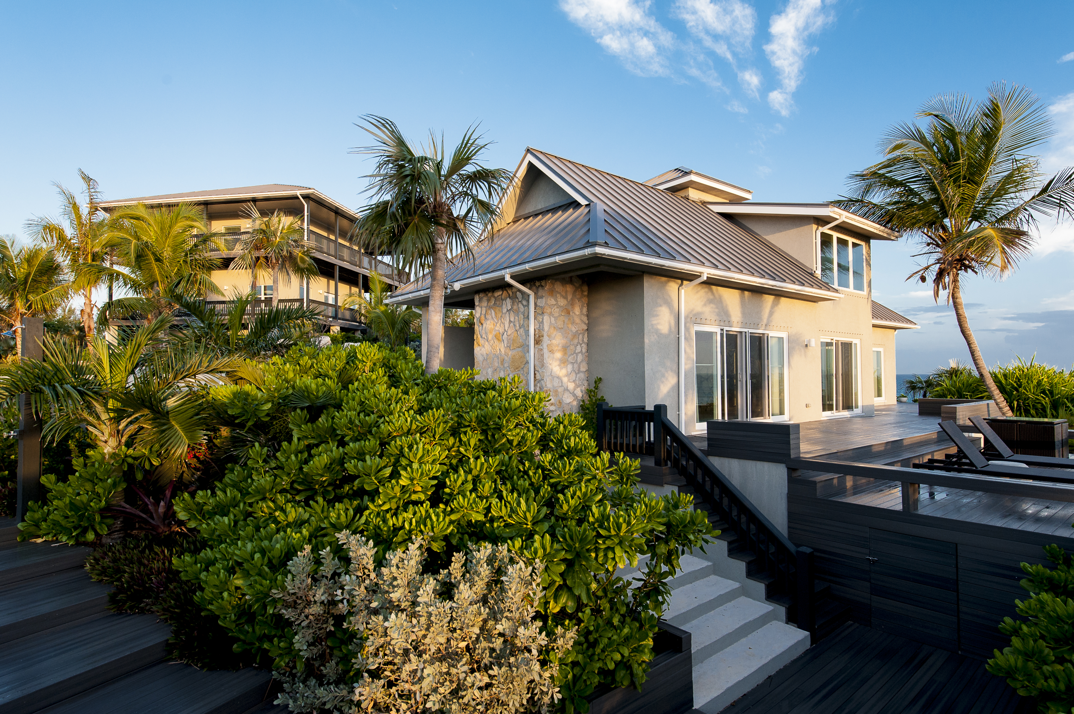 Luxury Beachfront Villa - Your Perfect Getaway