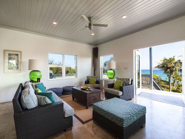 Luxury Beachfront Villa - Your Perfect Getaway