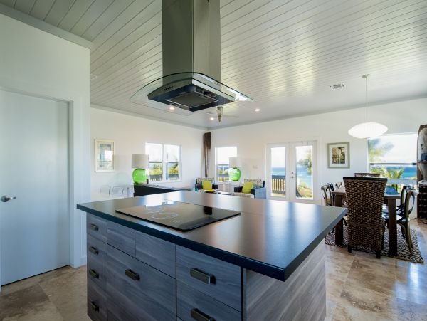 Luxury Beachfront Villa - Your Perfect Getaway