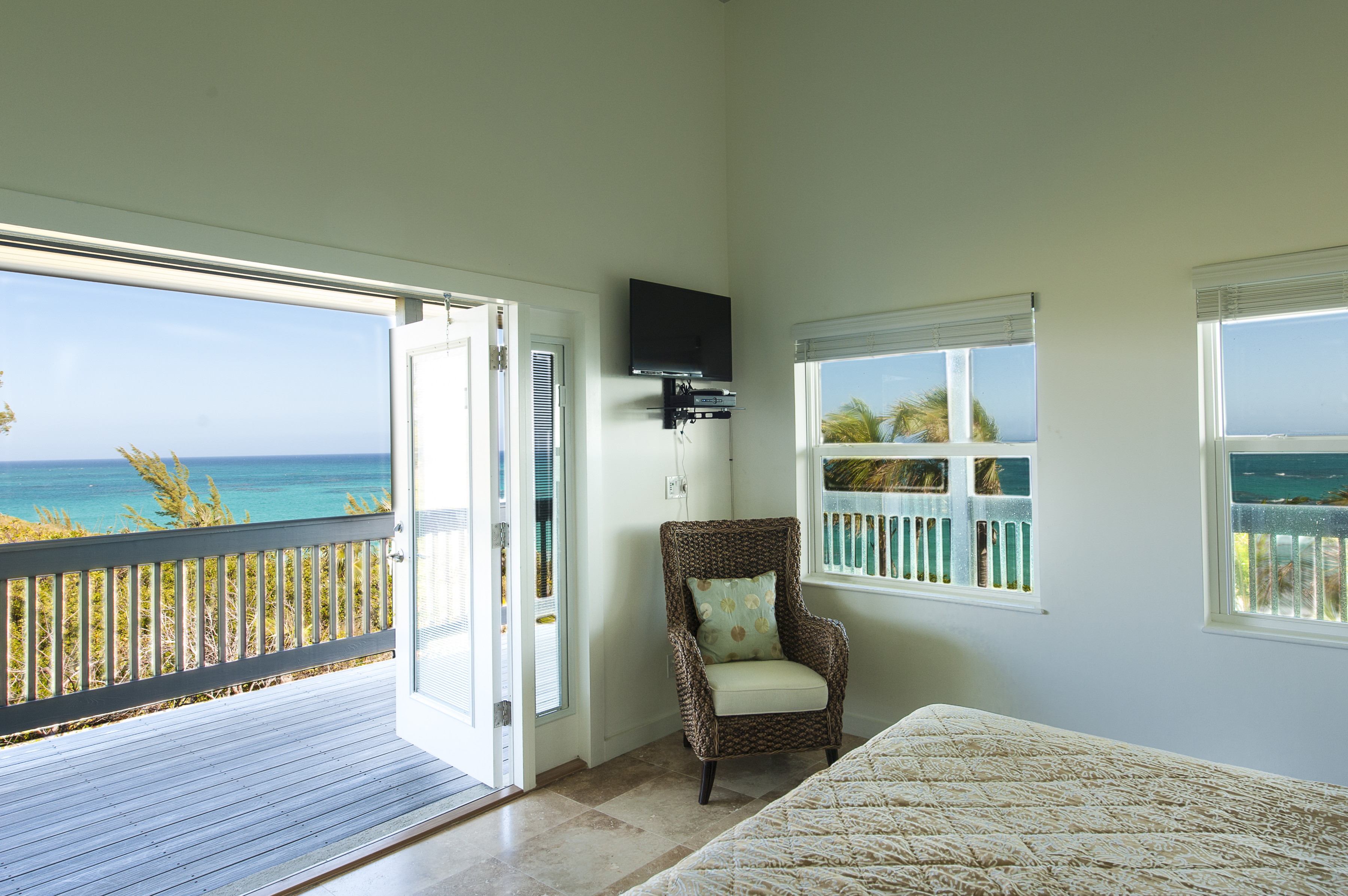 Luxury Beachfront Villa - Your Perfect Getaway