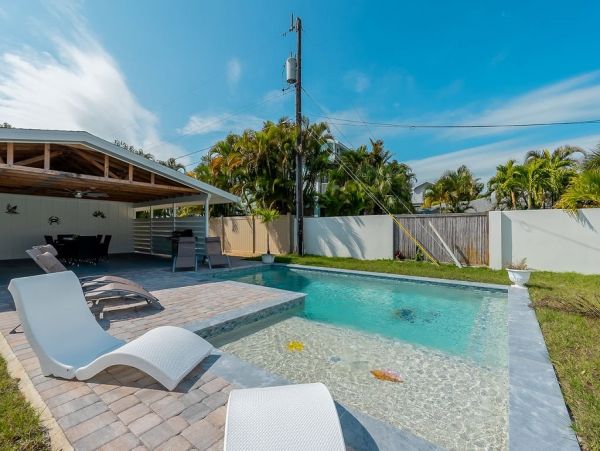 A Perfect Island Get Away for Your Vacations Sleeps 9 Guests