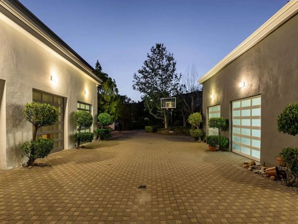 Mountain View Six Bedroom Luxury Home with Pool in Malibu