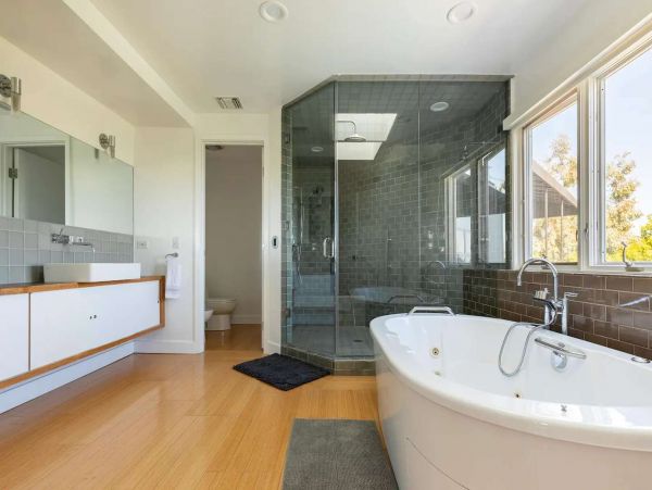 Mountain View Six Bedroom Luxury Home with Pool in Malibu