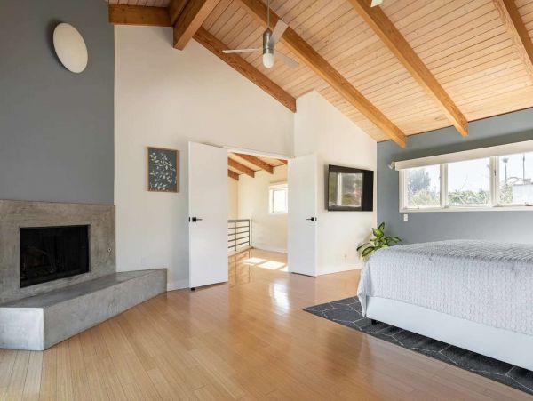 Mountain View Six Bedroom Luxury Home with Pool in Malibu