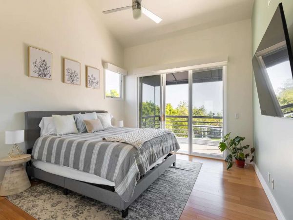 Mountain View Six Bedroom Luxury Home with Pool in Malibu