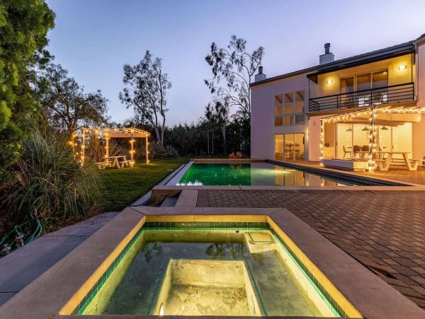 Mountain View Six Bedroom Luxury Home with Pool in Malibu