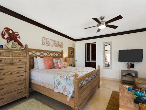 Luxury 7 Bedroom Beachfront Estate in Blowing Point
