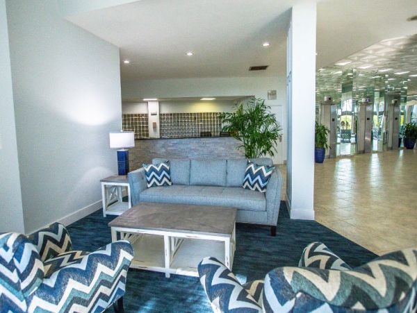 Siesta Key Vacation Condo Three Bedroom Walk to Beach