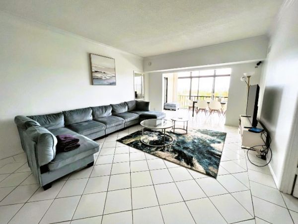 Siesta Key Vacation Condo Three Bedroom Walk to Beach