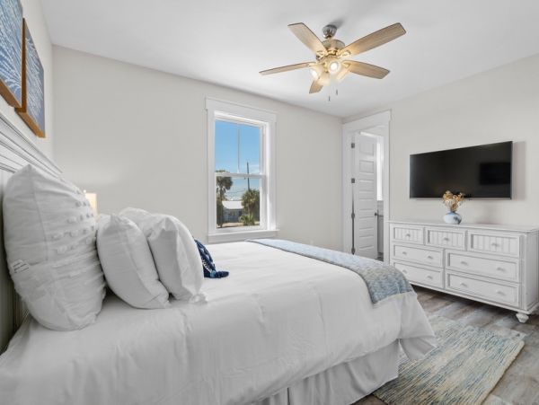 Five Bedroom Luxury Vacation Home In Panama City Beach