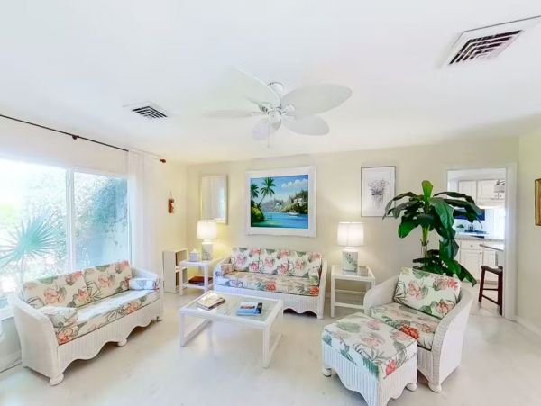 3 Bedroom Vacation Home in Siesta Key with Private Pool