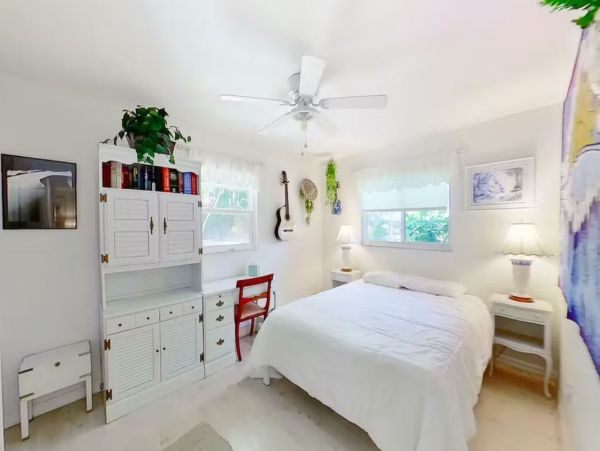 3 Bedroom Vacation Home in Siesta Key with Private Pool