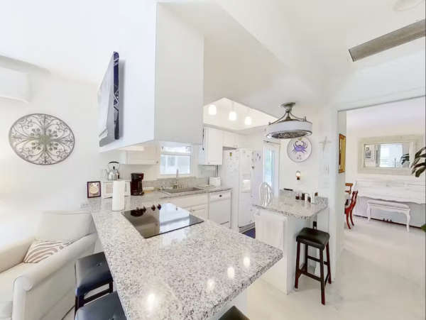 3 Bedroom Vacation Home in Siesta Key with Private Pool