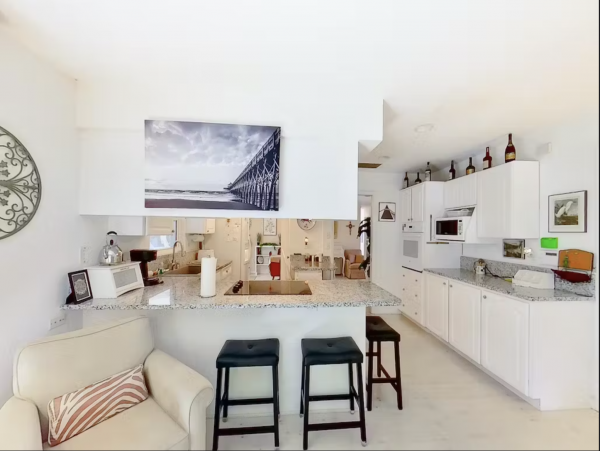 3 Bedroom Vacation Home in Siesta Key with Private Pool