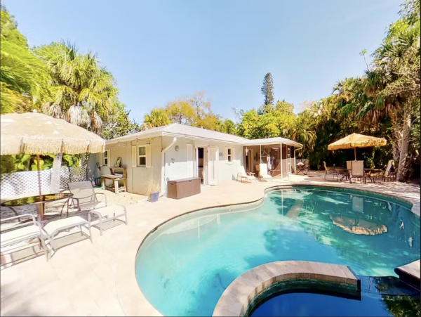 3 Bedroom Vacation Home in Siesta Key with Private Pool