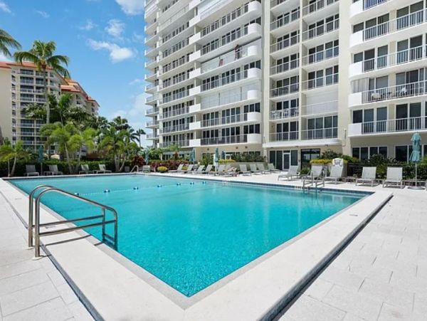 Oceanviews 2 Bedroom Vacation Condo in Marco Island Sleeps 4