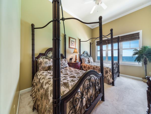 Gulf Front 4 Bedroom Condo with Amazing Views