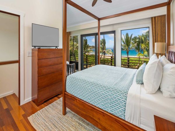 Princeville Magnificent Ocean Views Interior Excellence Beachfront Estate