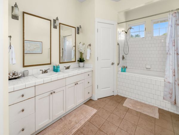 Tropical 2 Bedroom Condo  in Kauai with Exclusive Resort Amenities
