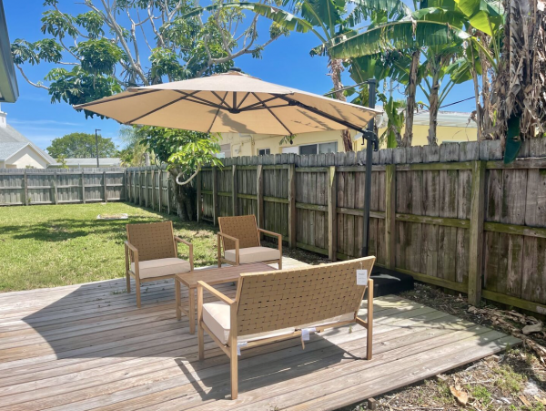 Quiet Lovely 2 Bedroom Home Centrally Located in Deerfield Beach