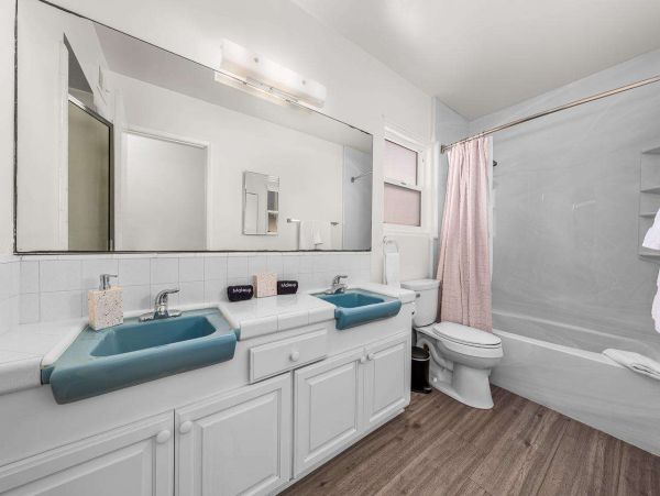 Mission Beach Vacation Condo Three Bedroom Walk to Beach