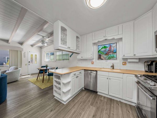 Mission Beach Vacation Condo Three Bedroom Walk to Beach