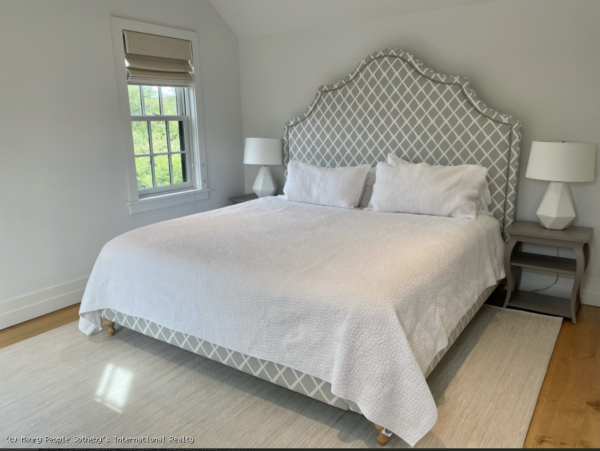 Nantucket Five bedroom Vacation Rental one Mile to Beaches.