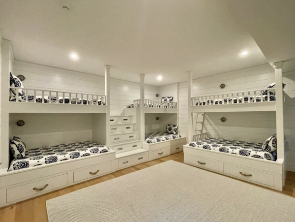 Nantucket Five bedroom Vacation Rental one Mile to Beaches.