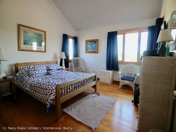 Nantucket Home 1050366