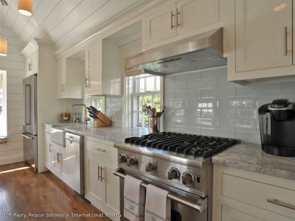 Nantucket Home 1050607