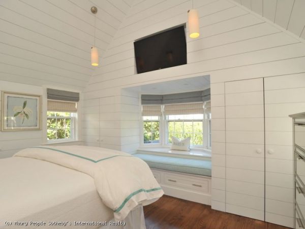 Nantucket Home 1050607