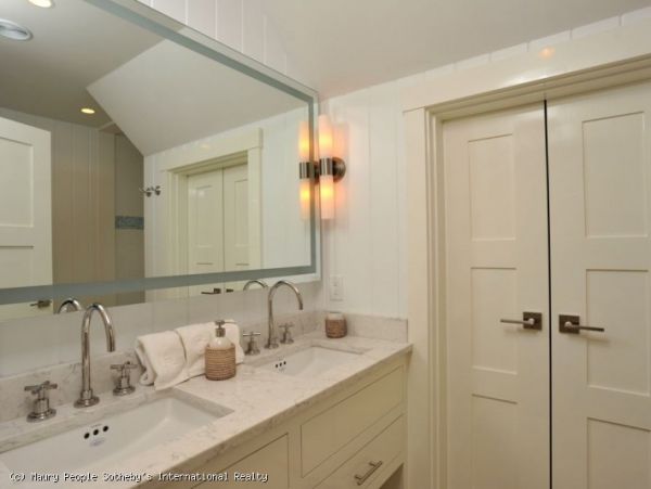 Nantucket Home 1050607