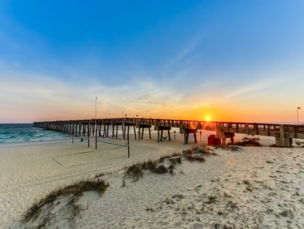 Steps to Beach 2 Bedroom Condo with Pools, Shopping, Dining & More!!