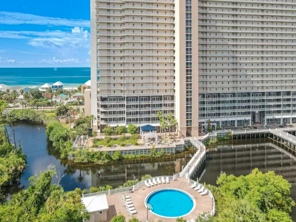Steps to Beach 2 Bedroom Condo with Pools, Shopping, Dining & More!!