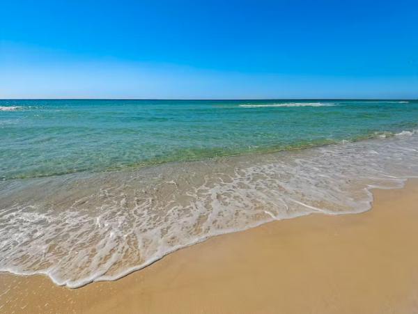 Steps to Beach 2 Bedroom Condo with Pools, Shopping, Dining & More!!