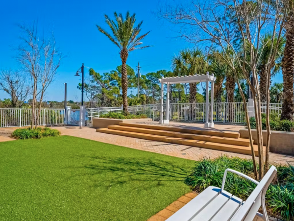 Steps to Beach 2 Bedroom Condo with Pools, Shopping, Dining & More!!