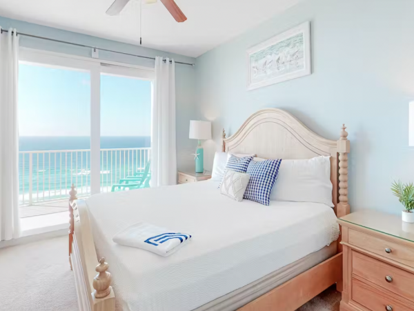 Steps to Beach 2 Bedroom Condo with Pools, Shopping, Dining & More!!