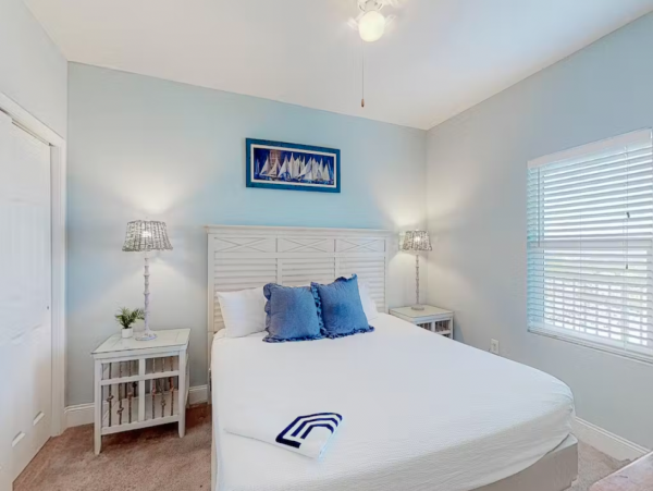 Steps to Beach 2 Bedroom Condo with Pools, Shopping, Dining & More!!