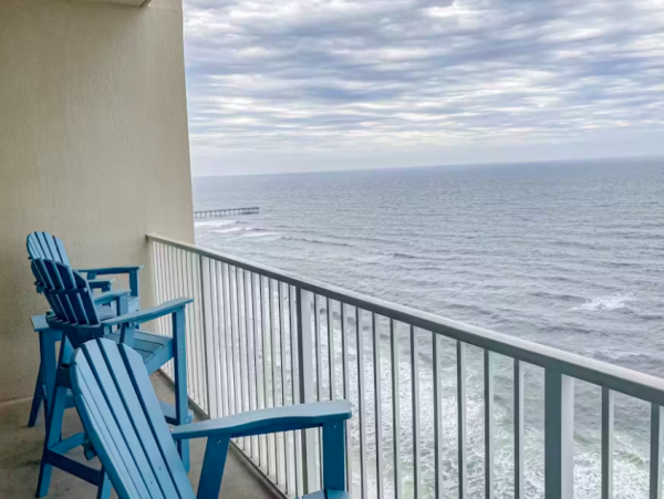 2 Bedroom Condo with Ocean View, Pool & Hot Tub access