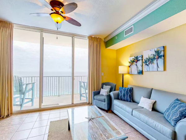 2 Bedroom Condo with Ocean View, Pool & Hot Tub access