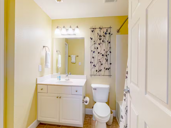 2 Bedroom Condo with Ocean View, Pool & Hot Tub access