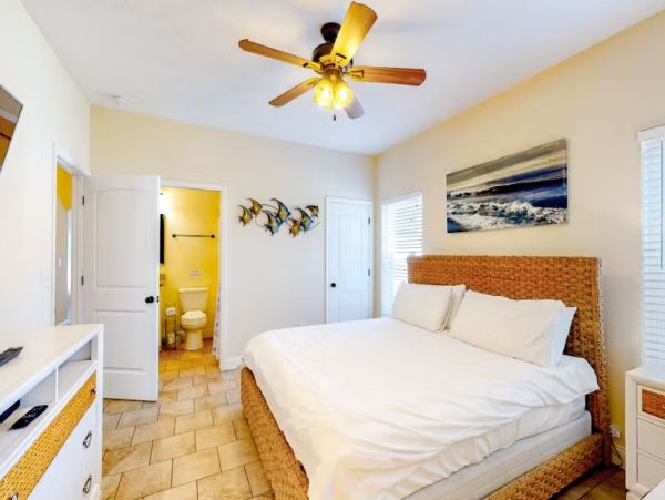 Walk to Beach Charming Six Bedroom Panama City Beach