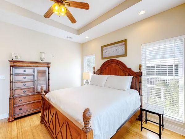 Walk to Beach Charming Six Bedroom Panama City Beach