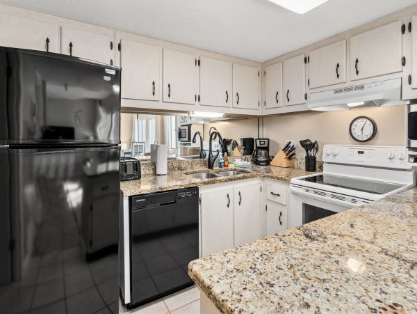 Lovely 2 Bedroom Vacation Condo in Panama City Beach
