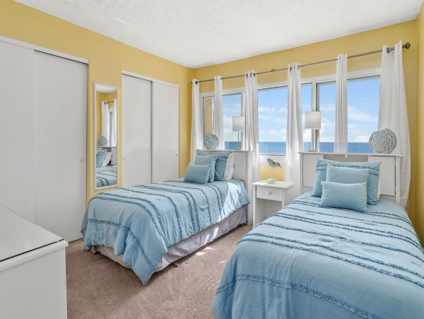 Lovely 2 Bedroom Vacation Condo in Panama City Beach